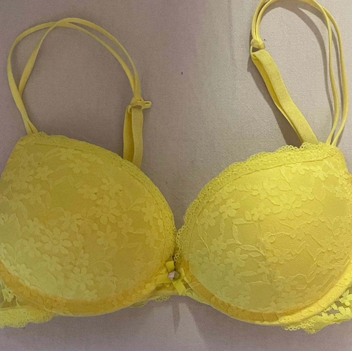Cool neongul bh.