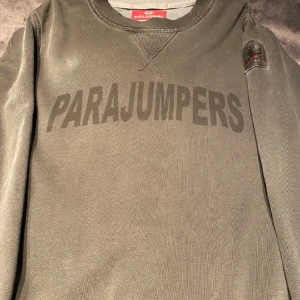 Parajumpers tröja - Tröjan är i storlek XS kill modell. Väldigt bra skick då den endast är använd några få gånger. 💕
