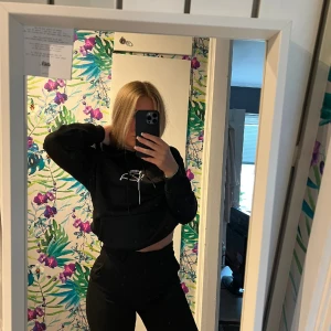 Hoodie - Använd fåtal gånger💘