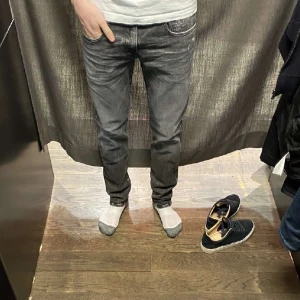 Replay anbass oanvända - Säljer nu dessa feta replay anbass. Aldirg använda förutom i provrummet. Alla tags e på och de ligger i förpackningen. Stl 30:32 Nypris 1799 säljer för 999