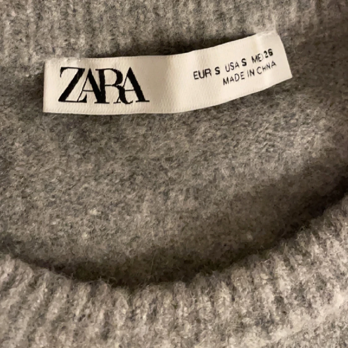 Grå mjuk zara tröja - 91