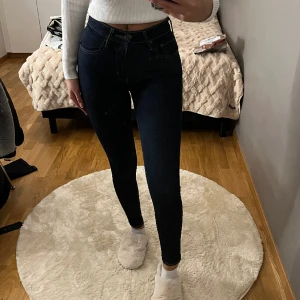 Levis jeans - Säljer ett par Levis jeans i W24 då de inte passar mig riktigt och kommer inte till någon användning