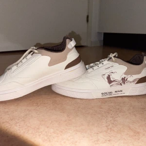 Skor - Aldrig använda.