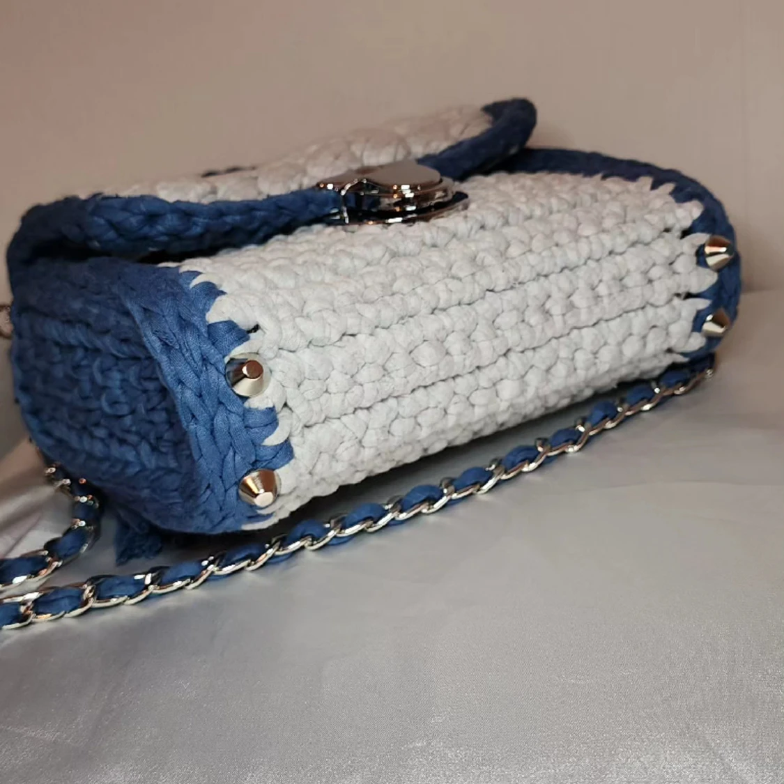 Handvirkad väska  - 91