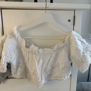 Kort topp ifrån bikbok  - Storlek: S