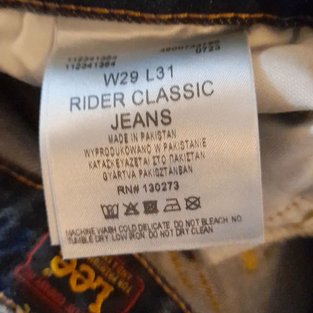 Jag säljer ett par jeans från LEE i storlek W29 L31. Använda två tre gånger. Jeans & Byxor.