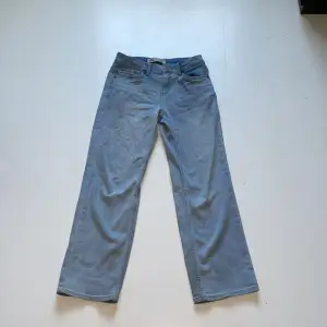 Säljer nu dessa Levis jeans som jag aldrig använt. Skick 10/10. Köpta för ca 1000kr