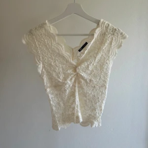 zara spetstopp - köptes på vinted men aldrig använd av mig!  bilderna är lånade