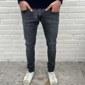 Tiger Of Sweden slim jeans || Nyskick, knappt användna || Passar 170-178 cm || Skriv vid minsta fundering! Mvh, CH 
