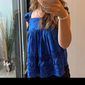 Sommar topp - Supersöt sommar topp som nu har blivit för liten💙 den har varit en favorit men tagits väll han om, jätte bra skick💙 Pris 300+frakt