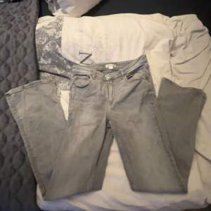 Fina byxor från Gina Young, de är i storlek 164. Tvättar dom innan!!💕