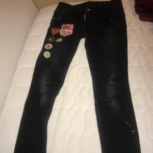 Dsquared 2 byxor  - 4500 men pris kan sänkas om bra anledning. Ställ frågor 