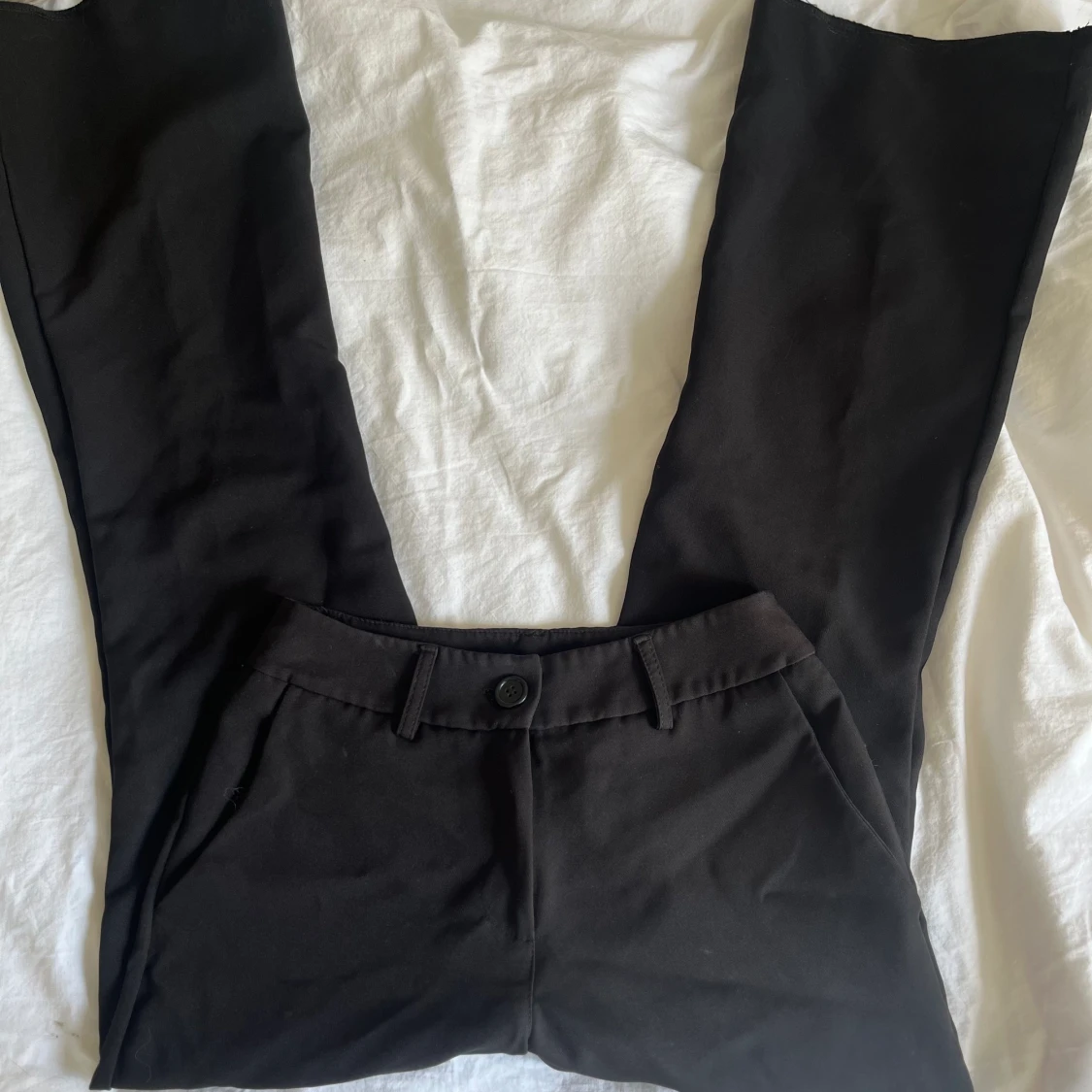 Svarta kostymbyxor  - 90