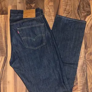 Levis 501 Jeans Waist: 34 Lenght: 32