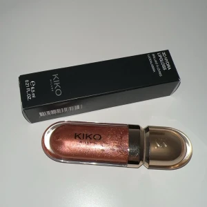Kiko Milano  - Säljer detta läppglans från Kiko Milano i färgen 42. Endast testad på handen🤍🌸 