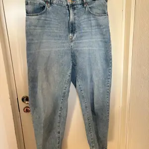 Mom jeans med hög midja, storlek 48 men mer liknande 50/52