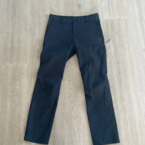 Nike golf byxor - Dessa fina Nike golf byxor är aldrig använda då dom  har bara suttit i garderoben.