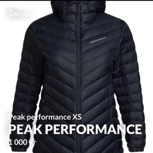  Peak Performance jacka xs - Svart Peak performance dunjacka storlek XS 1000kr köptes runt 3000kr 