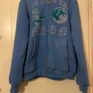 Aim for the moon hoodie - 10/10 skick säljer den eftersom jag har tröttnat på den