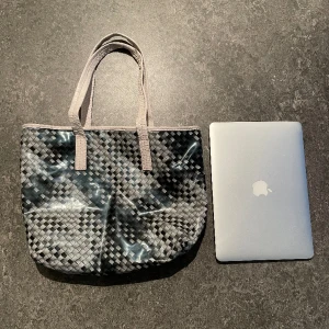 Skol/jobbväska - Rymlig väska till skolan!