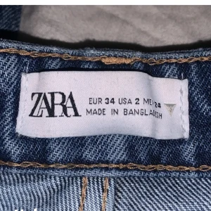 Zara jeans - Säljer mina jeans från zara då dom inte kommer till användning, använd få gånger och är i väldigt bra skick, vid en snabb affär går priset att diskuteras🫶🏻