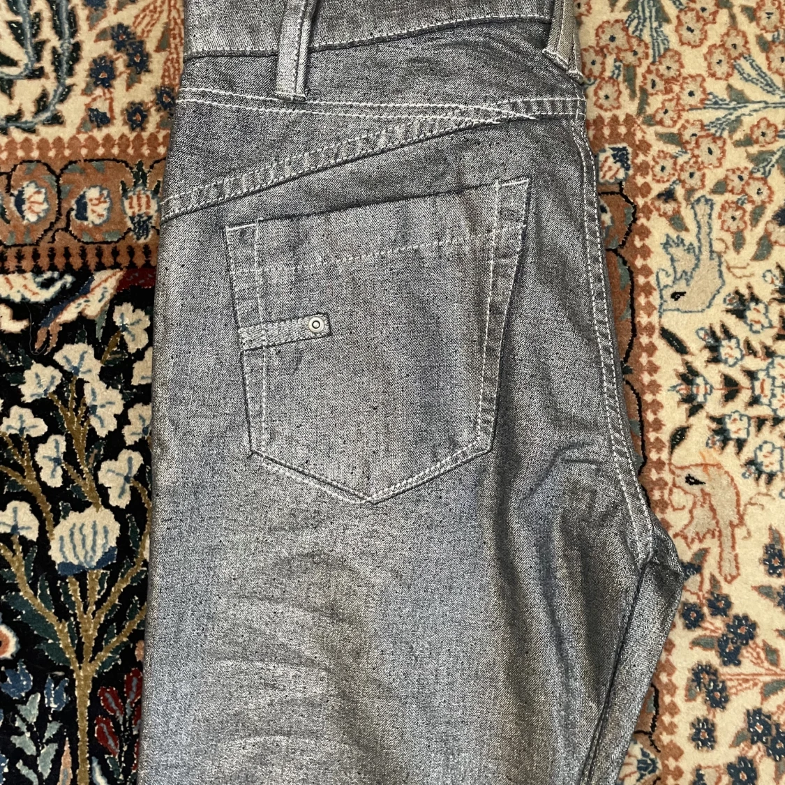 Silvriga låga raka jeans🤍 - 91