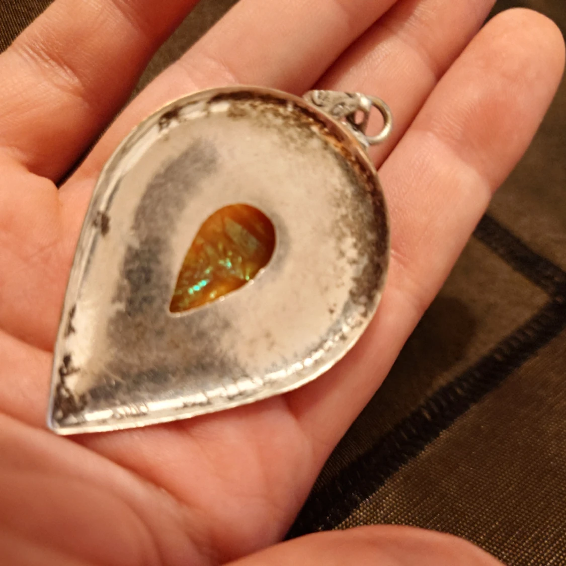 Droppformad opal i silver hänge till halsband - 90