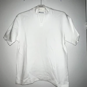 1/4 zip pike - Pike från zara, köptes men använd endast 2 gånger. Praktiskt sett ny, tyvärr för tajt på mig.  frakt står på köparen🙏🏻 