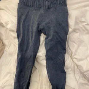 Träningsbyxor  - Tränings tights från Aimin🥰 använda fåtal gånger. Skickar gärna fler bilder!!