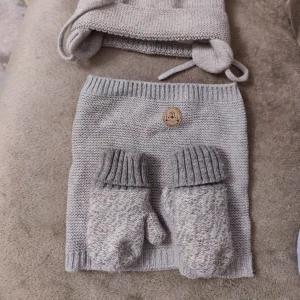 Barn mössa  - Jättebra skick