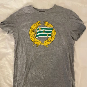 hammarby tröja💚🤍 - storlek xs men sitter mer som s