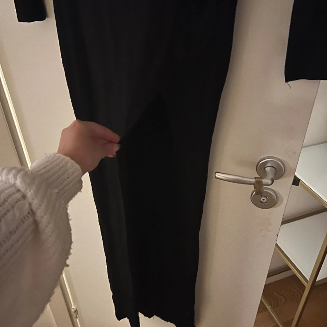 Svart klänning med slits  - 91