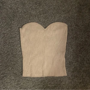 Topp från gina - Tubtopp från gina tricot, storlek M