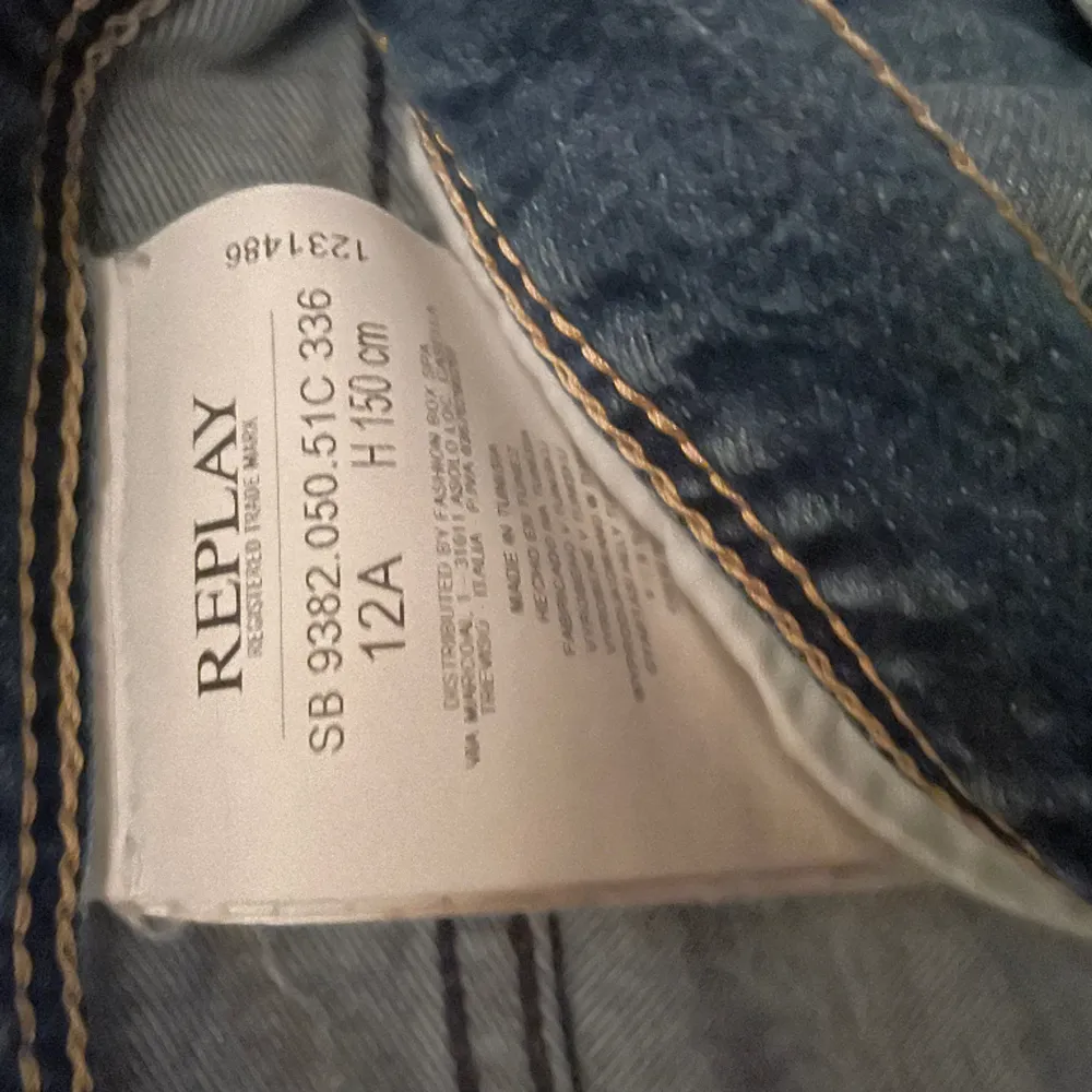 Replay jeans slim fit bra skick ny pris 1300 Bara höra av dig vid frågor.. Jeans & Byxor.