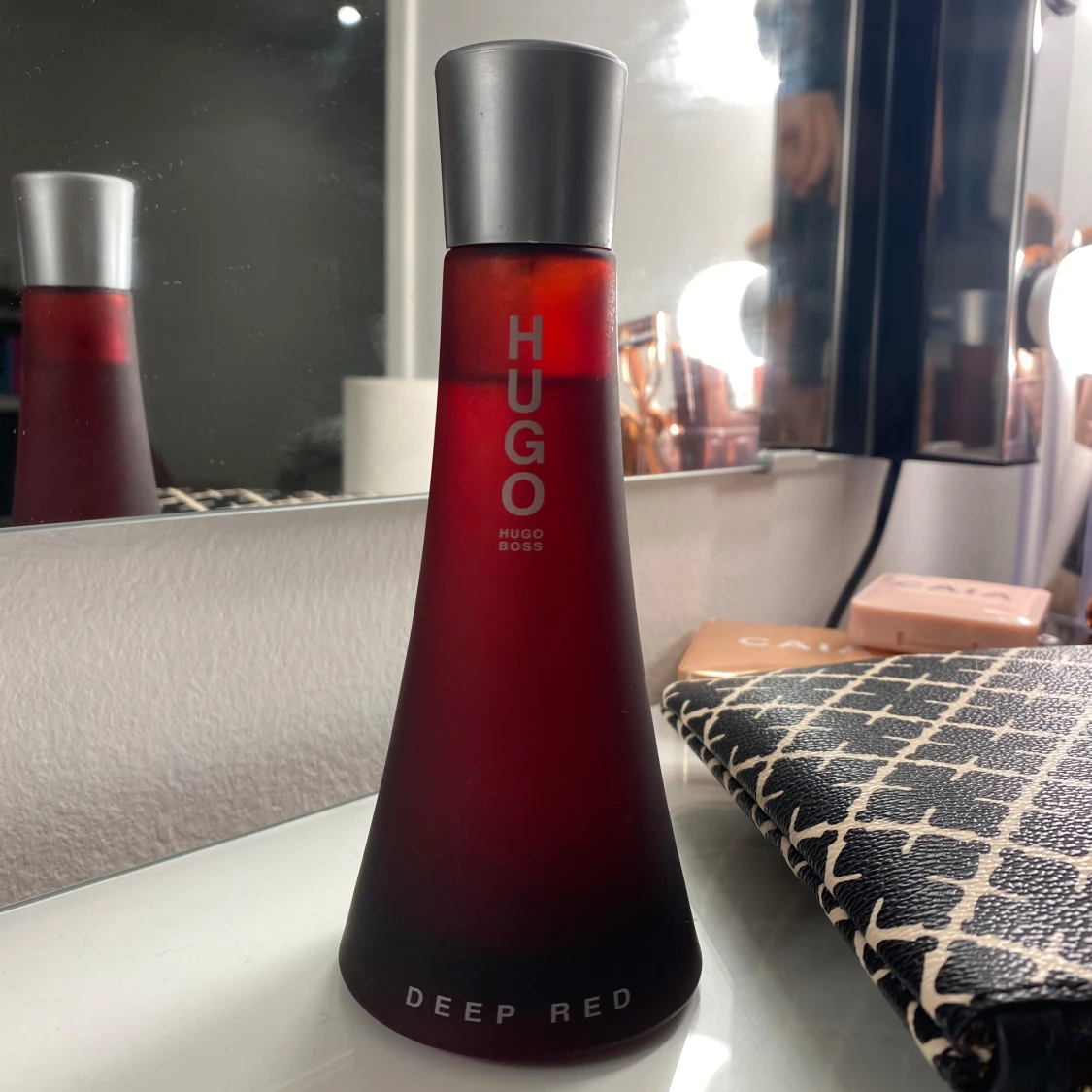 HUGO: Deep red, HUGO BOSS