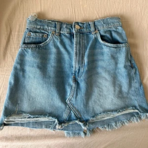 ZARA jeanskjol - så fin jeanskjol från Zara som säljs då den tyvärr inte passade💘nyskick💘