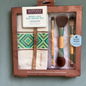 Makeup brush set - Limited edition brush set Never used ✨