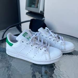 Vit/gröna adidas stan smith strl 37 1/3