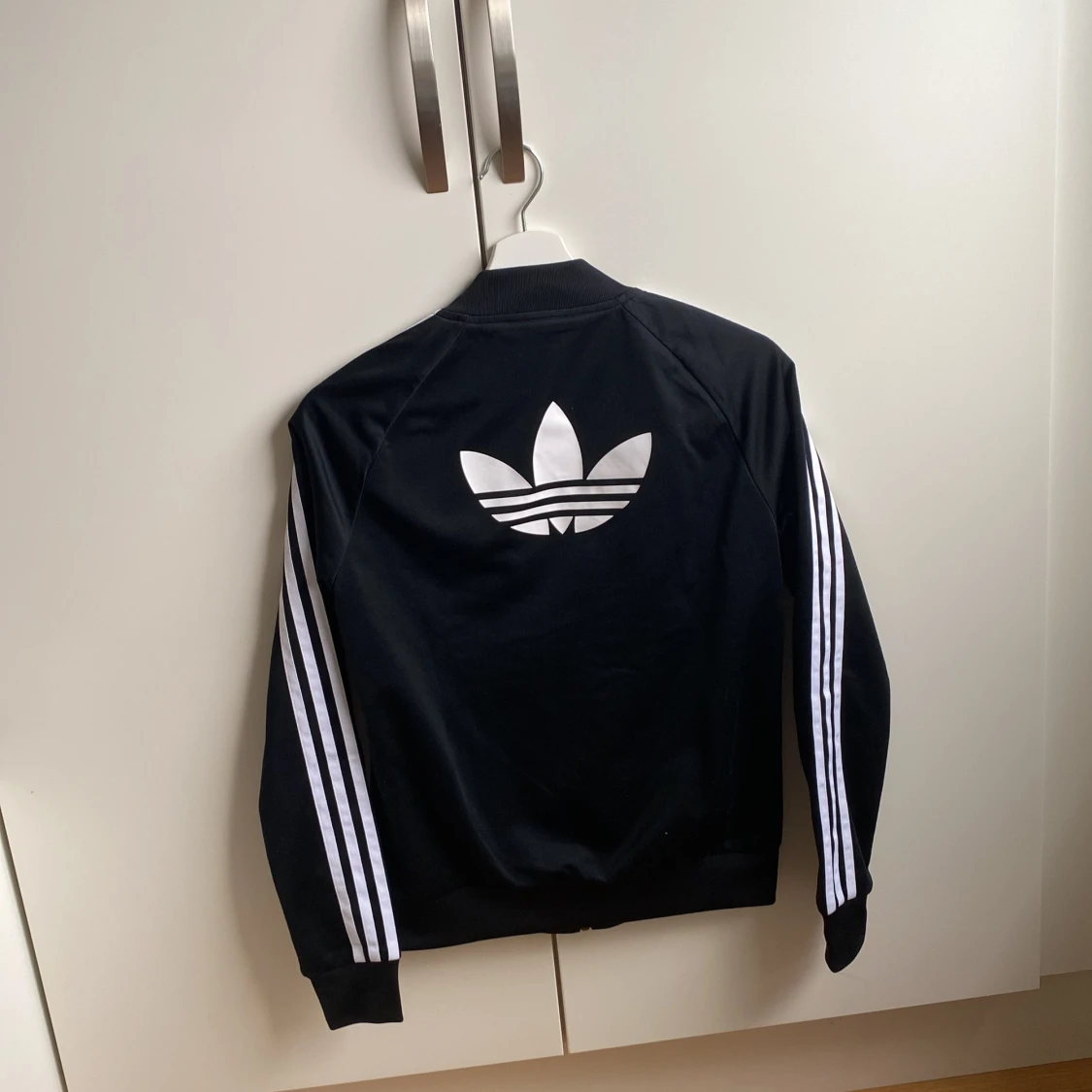 Svart Adidaskofta  - 92