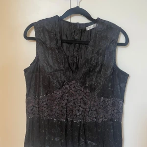 Svart fest topp/blus - Superfin svart fest topp/blus