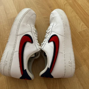 Nike air Force 1  - Vita Air force 1 fortfarande bra skick använda några gånger 