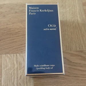 Maison Francis Kurkdjian Oud oil - Helt ny Oud satin mood Body oil 200ml