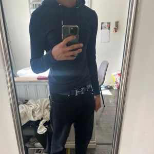 Träningshoodie - Jag säljer min träningshoodie från asos pågrund av att jag aldrig använder den längre