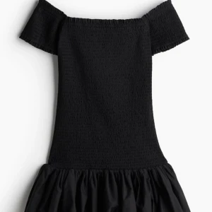 Hm klänning svart - Helt ny med prislapp!!