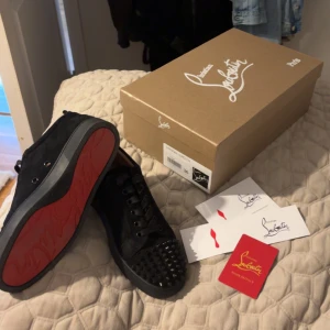 Loubtins sneakers  - Använd 2 gånger 