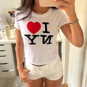 I love NY t shirt - köpte på manhattan förra sommarn, använd typ två gånger