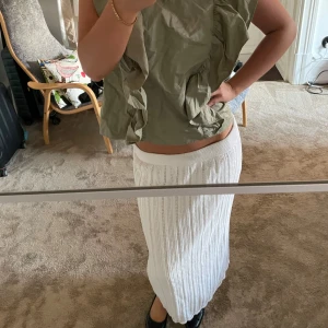 Långkjol - Stickad långkjol, kommer inte till användning. Är 163 lång!