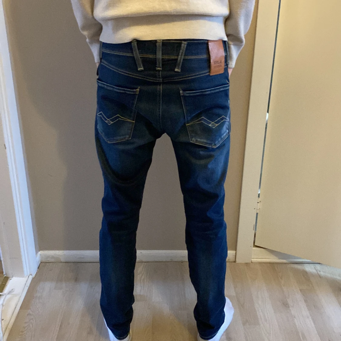 Mörk blåa Replay anbas jeans - 90