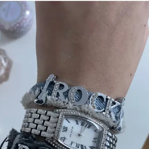 Armband - As coolt jeans armband som inte kommer till användning🎀tryck gärna på köp nu💗