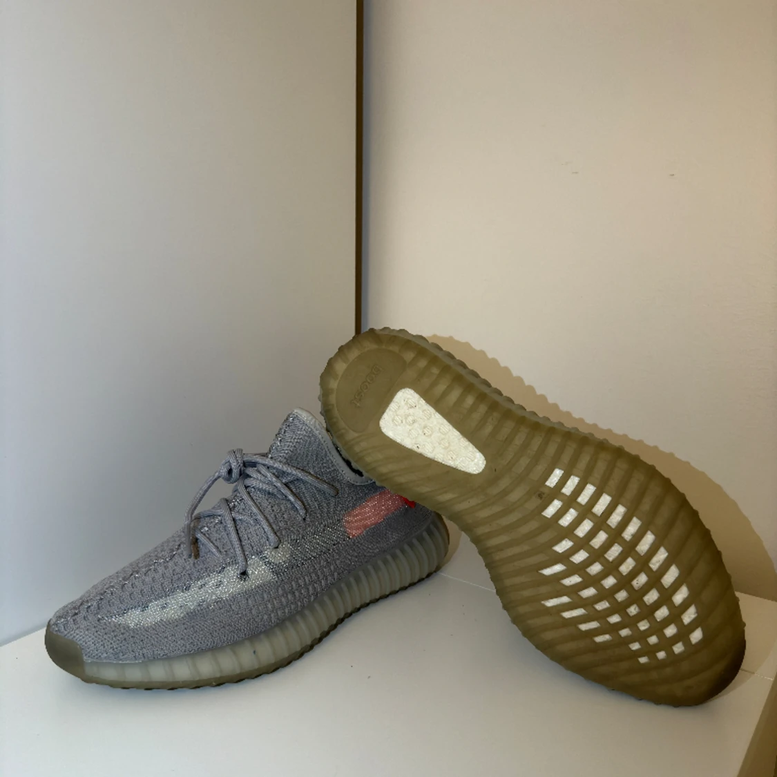 Yeezy Boost 350 V2 Tail Light St:42 - 91